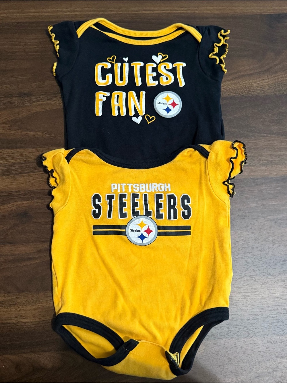 Baby girl Pittsburgh Steelers onesie set
